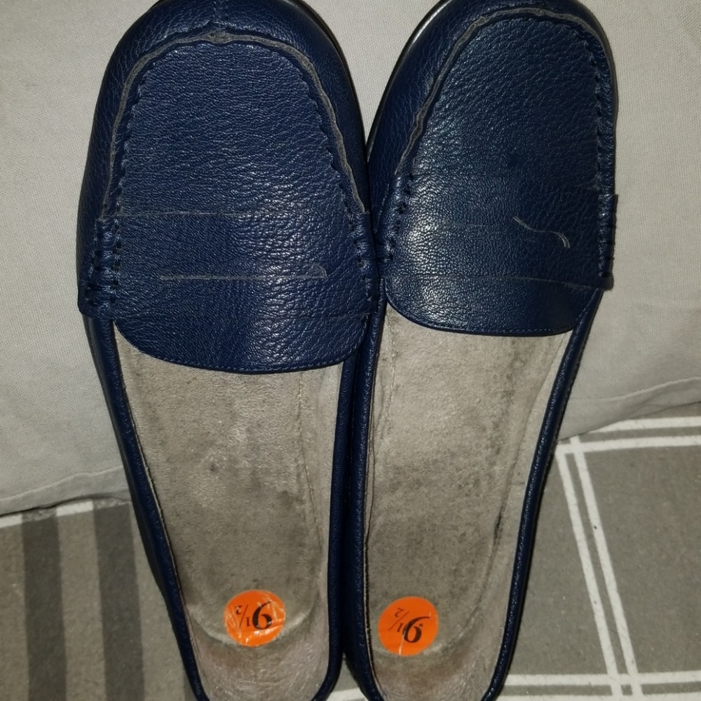 GENTLY WORN NAVY LOAFERS